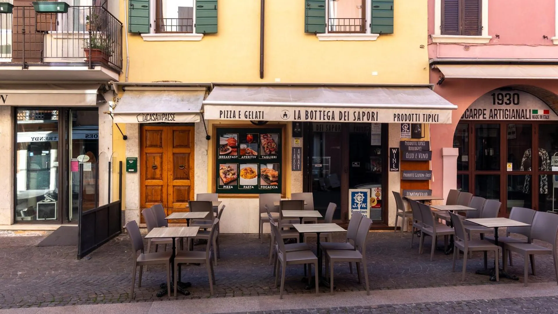 La Casa In Paese Hotel Peschiera del Garda 0*,  Italy