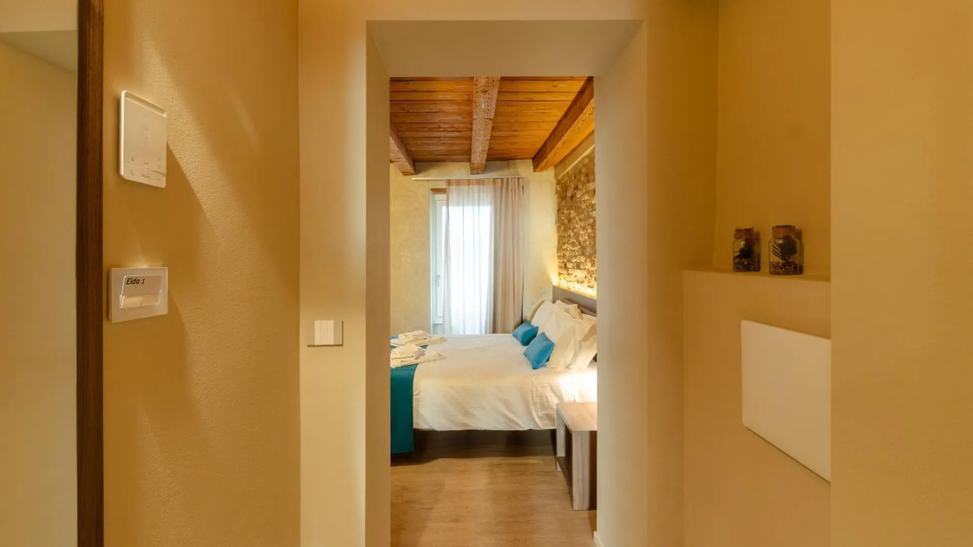 فندق La Casa In Paese بسكييرا ديل غاردا بيت ضيافة