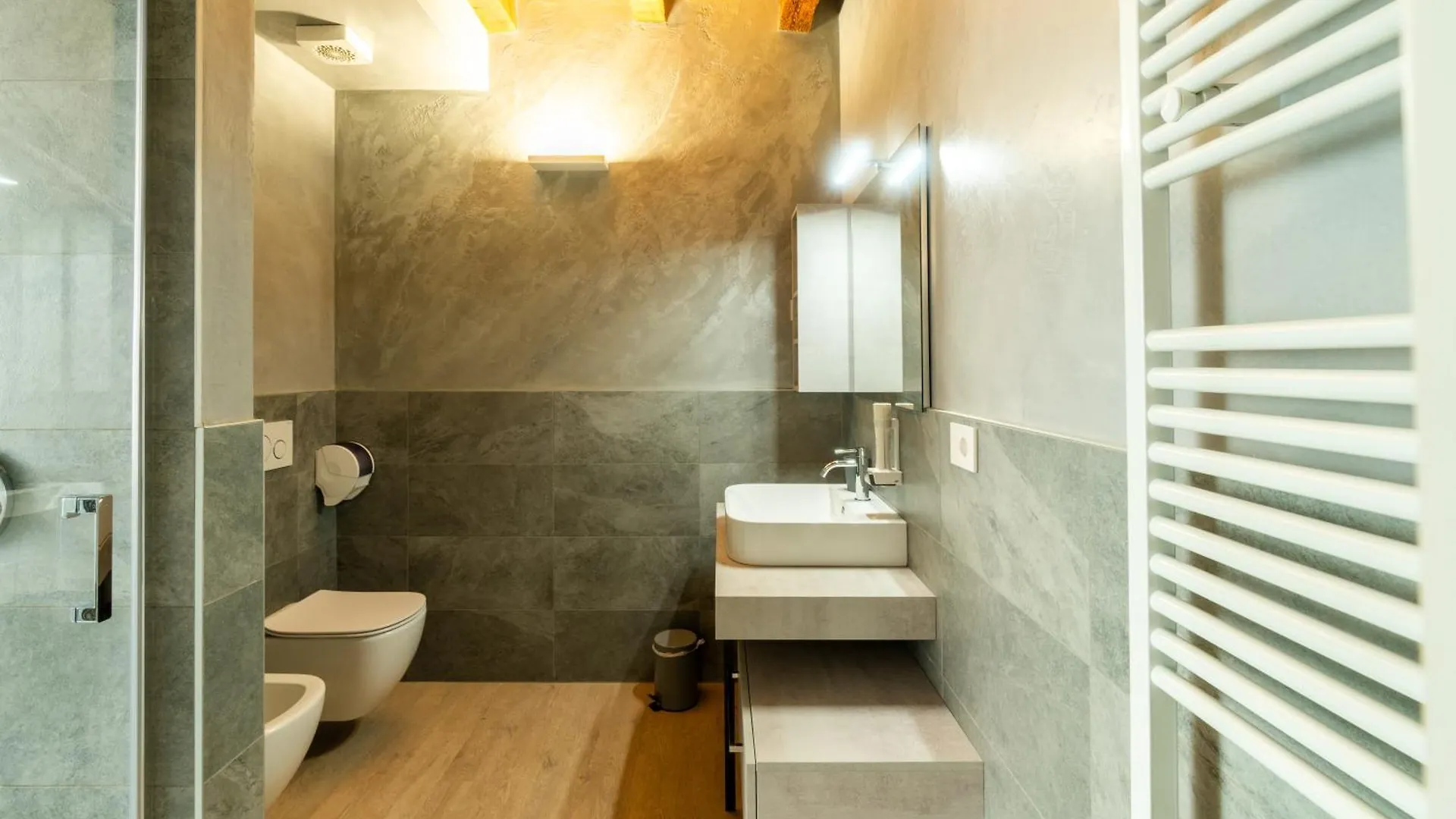 فندق La Casa In Paese بسكييرا ديل غاردا بيت ضيافة