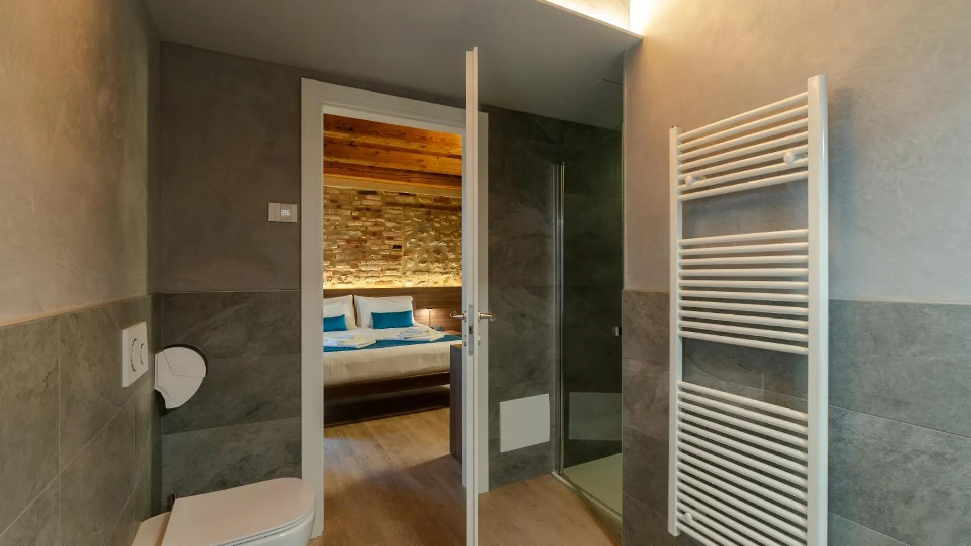 فندق La Casa In Paese بسكييرا ديل غاردا 0*,