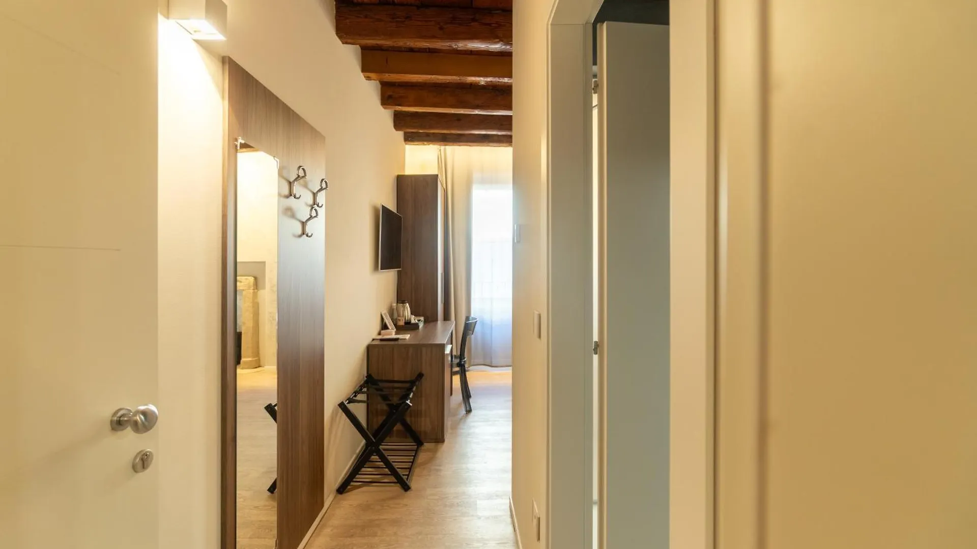 Hotel La Casa In Paese Peschiera del Garda 0*,