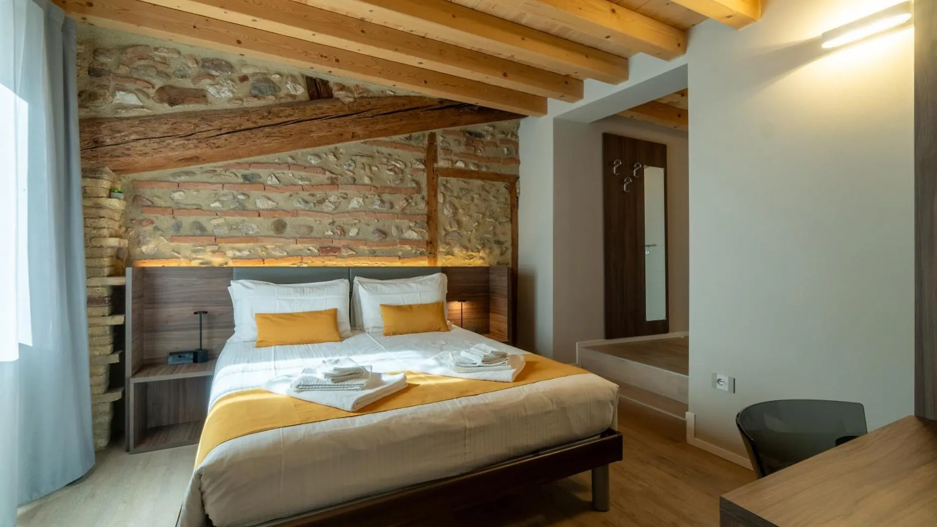 Hotel La Casa In Paese Peschiera del Garda Gasthof