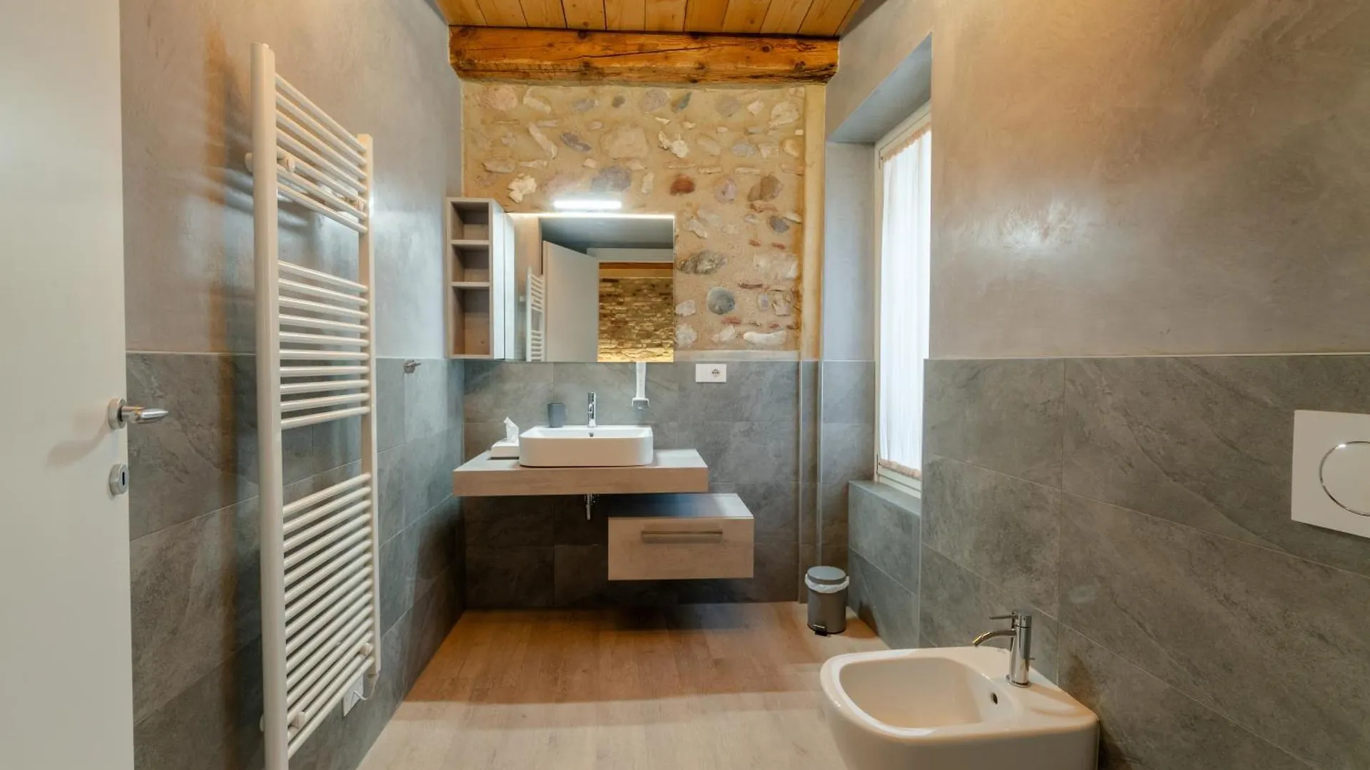 فندق La Casa In Paese بسكييرا ديل غاردا بيت ضيافة